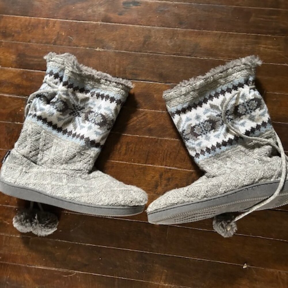 muk luks size 11  sweater boots shoes womens gray slippers eight